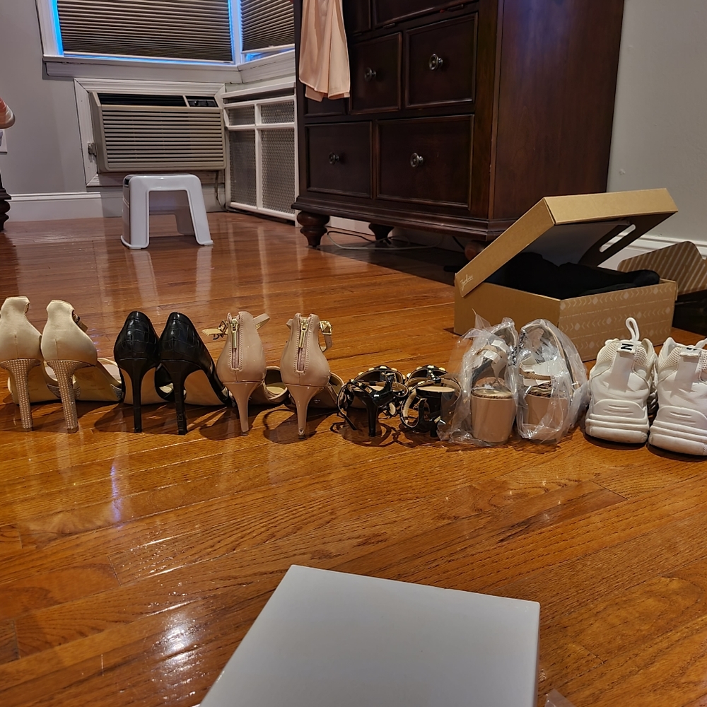 NNW, NWOT shoes size 8M